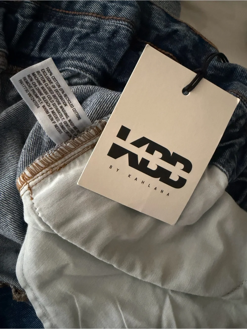 KBB High-Rise Barrel Leg Jeans - NWT